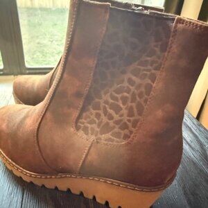 Muk Luks Women's Vermont Essex Wedge Booties